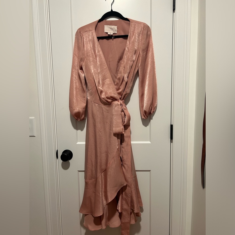 Gal Meets Glam blush midi dress